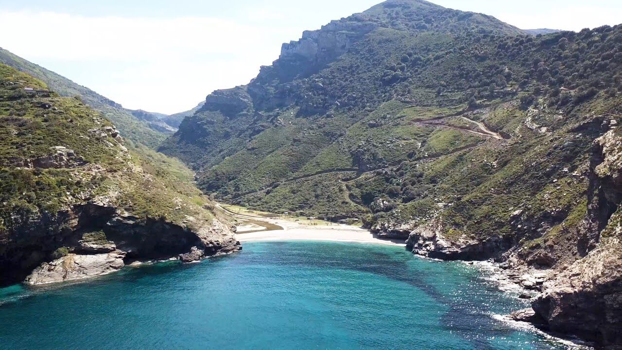 Η αιγαιοπελαγίσια παραλία Καλλιανού ║ 📷 𝐛𝐲 𝐆𝐫𝐞𝐞𝐤 𝐓𝐫𝐚𝐢𝐥