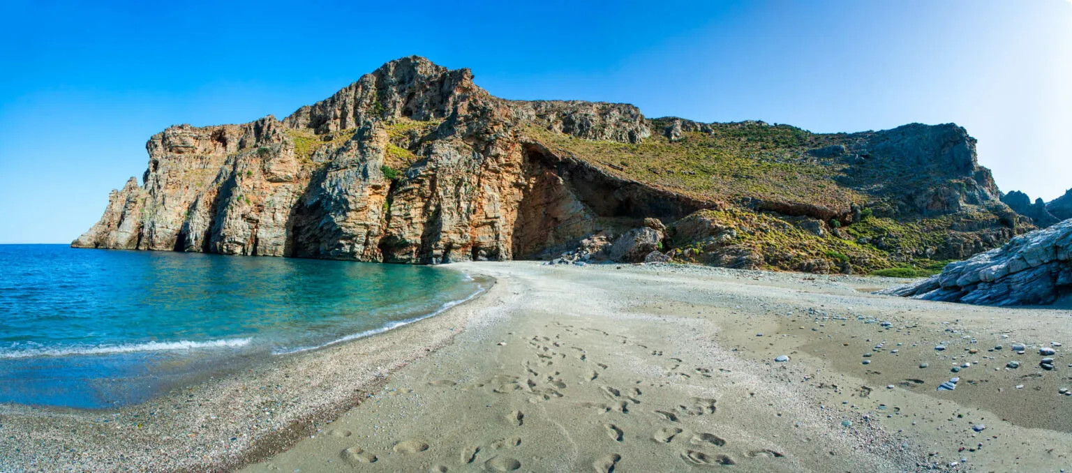 Παραλία Αρχάμπολης ┃ 𝐏𝐡𝐨𝐭𝐨 : Αθανάσιος Ζαφείρης ║ 📷 𝐛𝐲 𝐭𝐫𝐚𝐯𝐞𝐥.𝐠𝐫